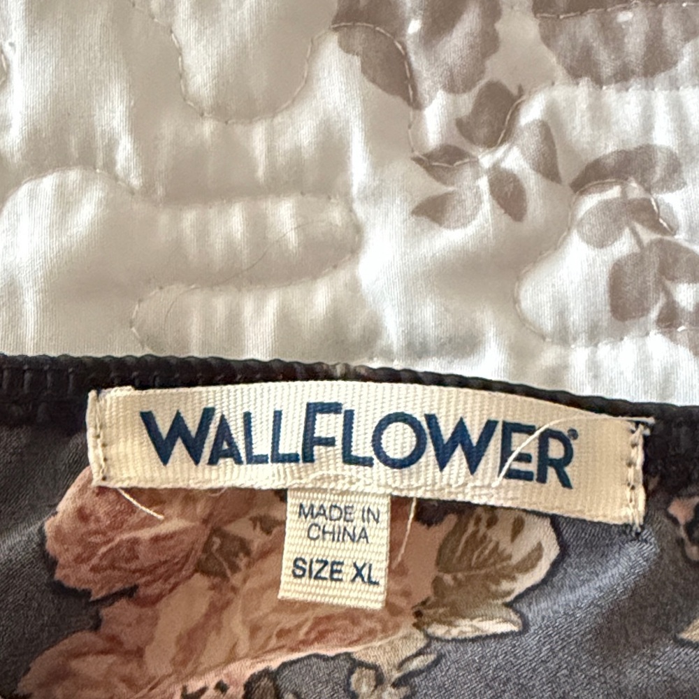 Wallflower Rose and Beige Floral Dress - Picture 2 of 2